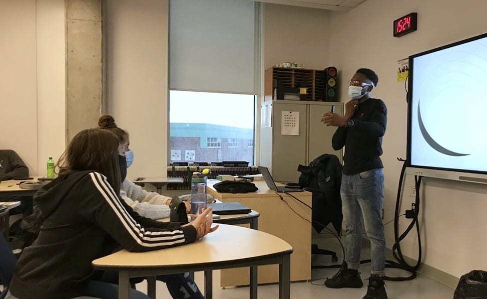 Conférence sur la motivation scolaire par Justin Mbaya