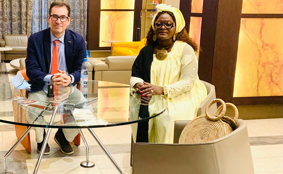 Rencontre de Michèle NKEN OKALA avec le pdg de LOJIQ au Cameroun